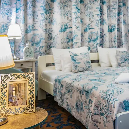 Hotell Tuenderkert Noszvaj