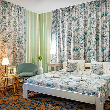 Hotel Tuenderkert Noszvaj