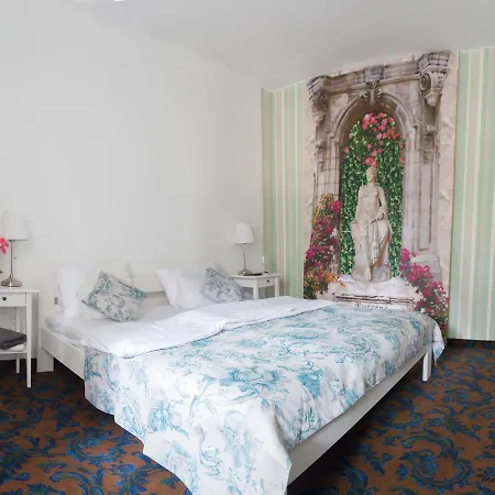 Tuenderkert Hotell Noszvaj