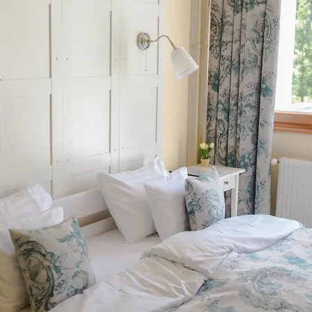 Hotell Tuenderkert Noszvaj